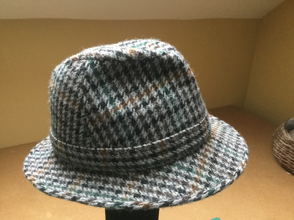 Grey Houndstooth Tweed $5